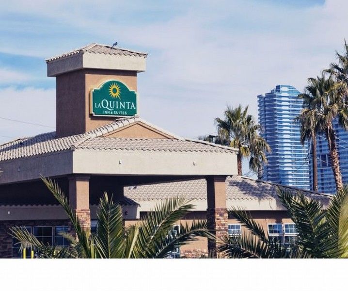 La Quinta Inn & Suites By Wyndham Lv Tropicana Stadium Las Vegas Exterior photo
